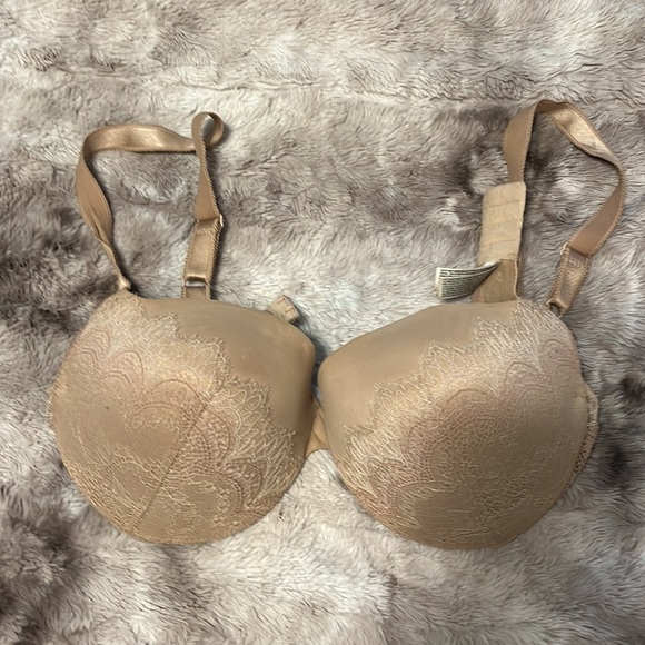 Designer Bra Lot 34DDD ππΎββοΈβ€οΈ, will same day ship ππ¦ - Picture 4 of 5